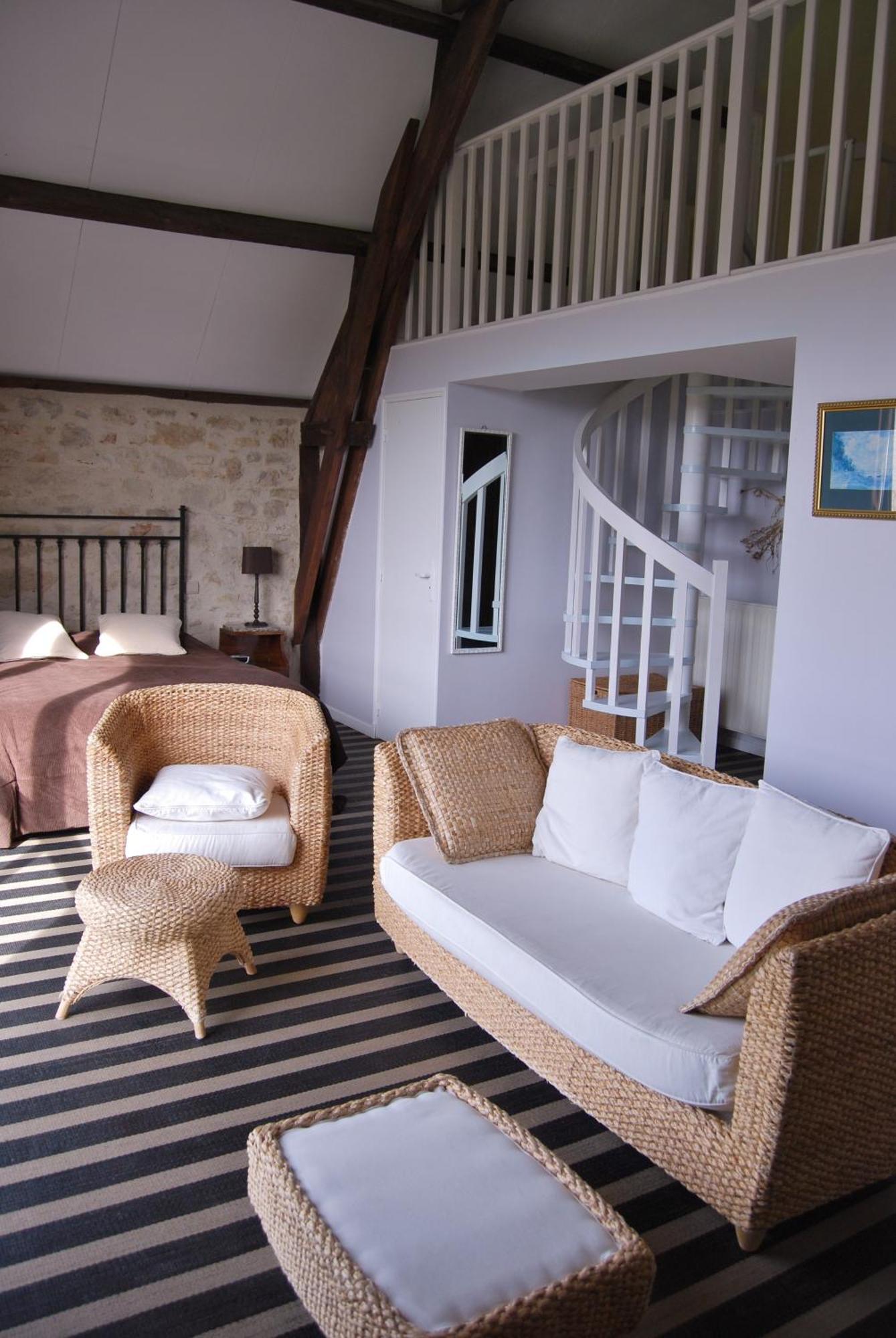 Hotel Restaurant Le Murier De Viels - Grand Figeac Causse-et-Diege エクステリア 写真